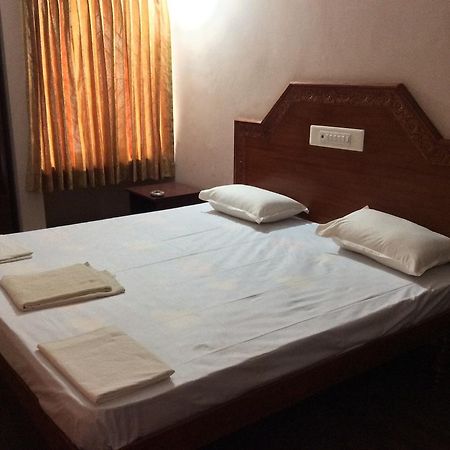 Sakthi Lodge Dharapuram Habitación foto